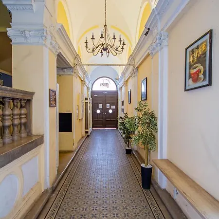 Urania Apartment *