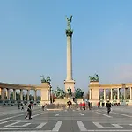 아파트 Urania *